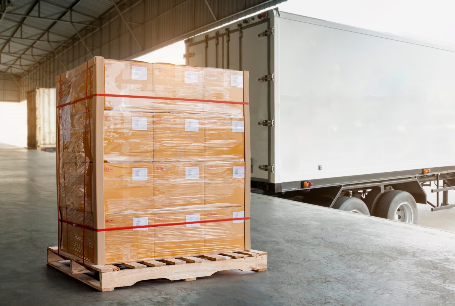 7 Tips to Lower Your Annual Freight Costs